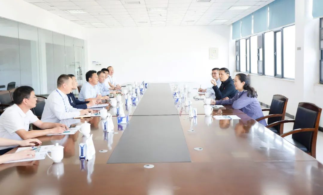 快樂過“雙節(jié)”，安全不放假｜河南農(nóng)投集團(tuán)黨委書記、董事長李曉寰一行蒞臨花花牛乳業(yè)集團(tuán)開展“雙節(jié)”安全生產(chǎn)大檢查活動(dòng)并慰問一線職工、