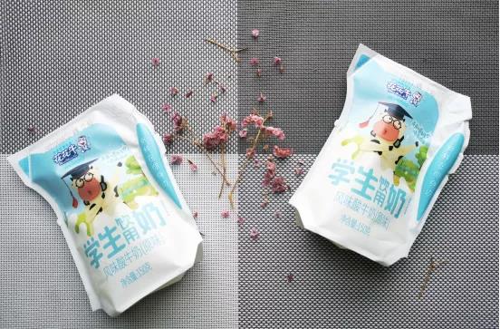 花花牛首款愛克林低溫學(xué)生飲用酸牛奶上市啦?。?！
