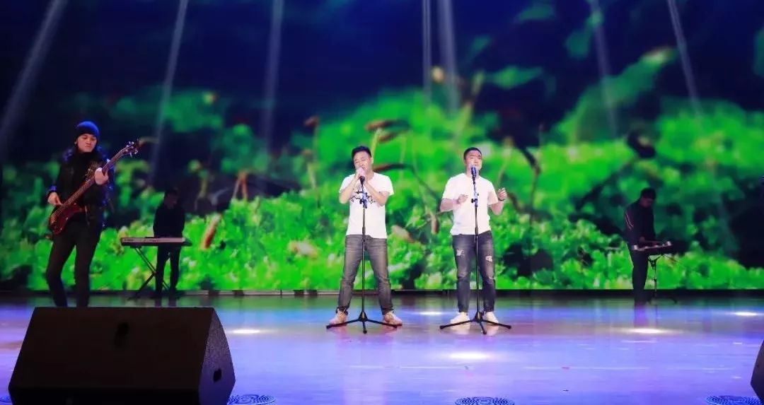 “贏在2019”，花花牛乳業(yè)集團(tuán)2019年新春晚會(huì)盛大開幕