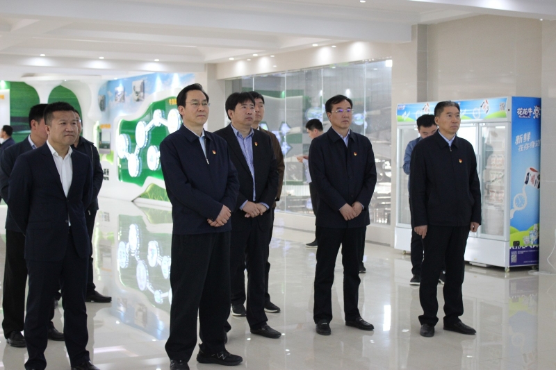 河南省委常委、組織部部長孔昌生 蒞臨河南花花牛集團(tuán)魯山瑞亞牧業(yè)有限公司調(diào)研